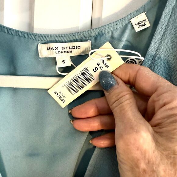 NWT Max Studio pebble crepe flutter sleeve maxi dress in blue  Size S - Picture 4 of 9